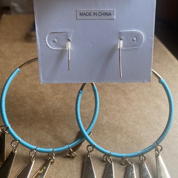 Dangle hoops - Picture 3 of 3